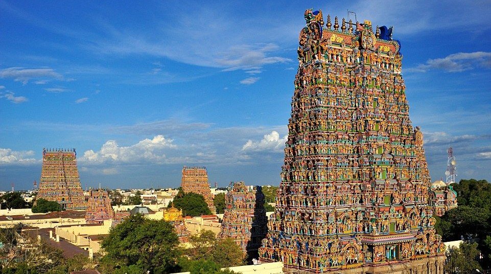 மதுரை மீனாட்சி அம்மன் கோவிலில் லட்டுகள் தயாரிக்கும் இயந்திரங்கள் வாங்கப்பட்ட நிலையில் இலவச லட்டு திட்டம் தள்ளிவைப்பு..!