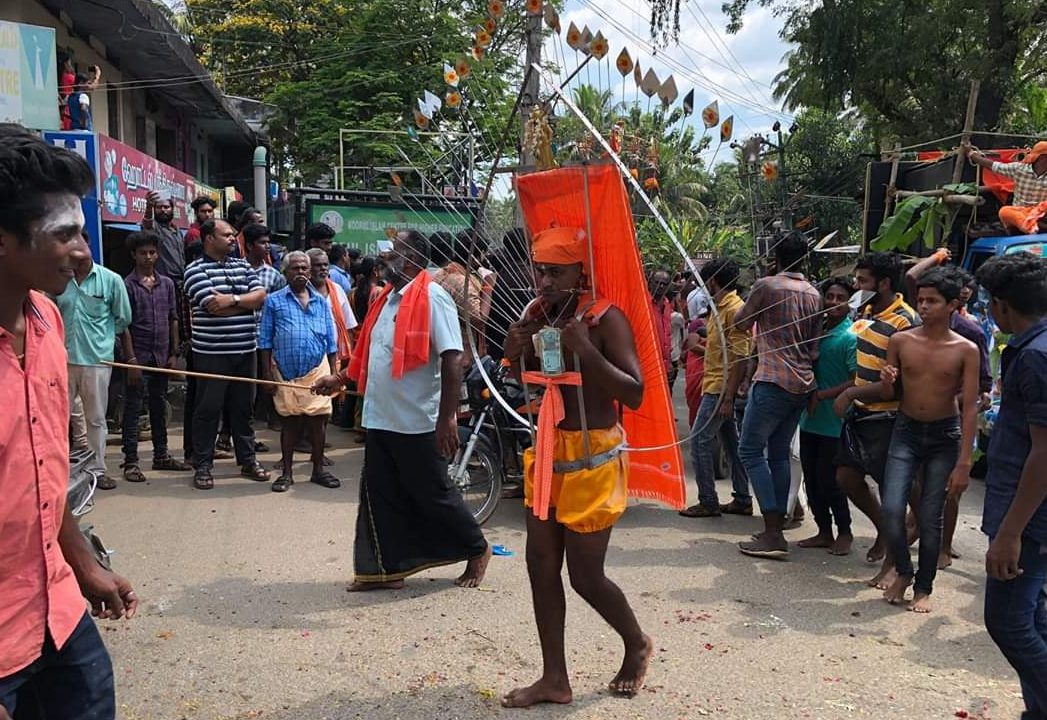 குமாரகோவில் முருகன்கோவில் காவடிகட்டு:  பக்தா்கள் விரதம் இருந்து வேல் குத்தி நேர்த்திக்கடன்.!