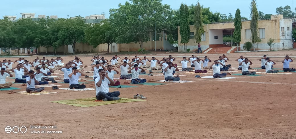 ஆயுதப்படை காவலர்களுக்கு யோகா பயிற்சி..!