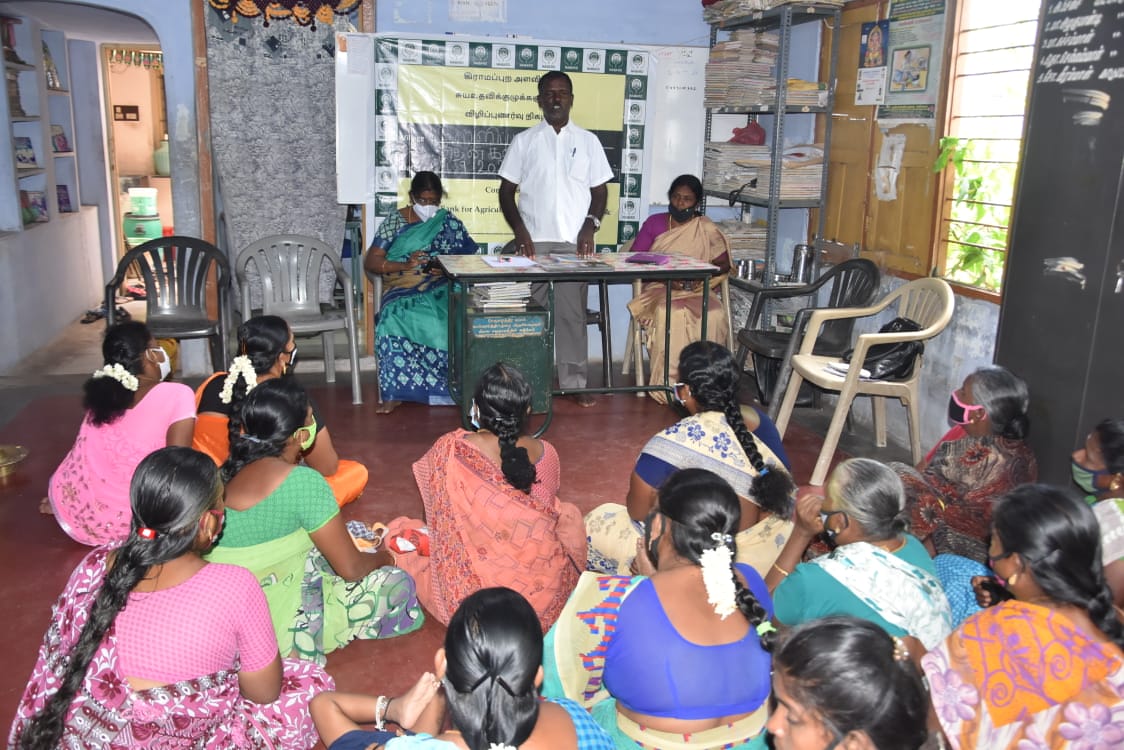 கிராமப்புற பெண்களுக்கு கறவை மாடு வளர்ப்பு குறித்த பயிற்சி முகாம்.!