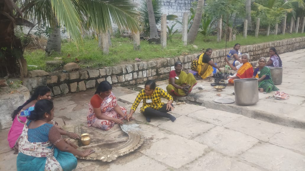 திருவரங்குளம் சிவன் கோவிலில் மதுரை அம்மையப்பர் குழுவினர்உழவாரப் பணி.!