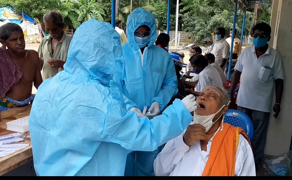 பேராவூரணி அருகே ஆதனூரில் கொரோனா சிறப்புமருத்துவ முகாம்.!