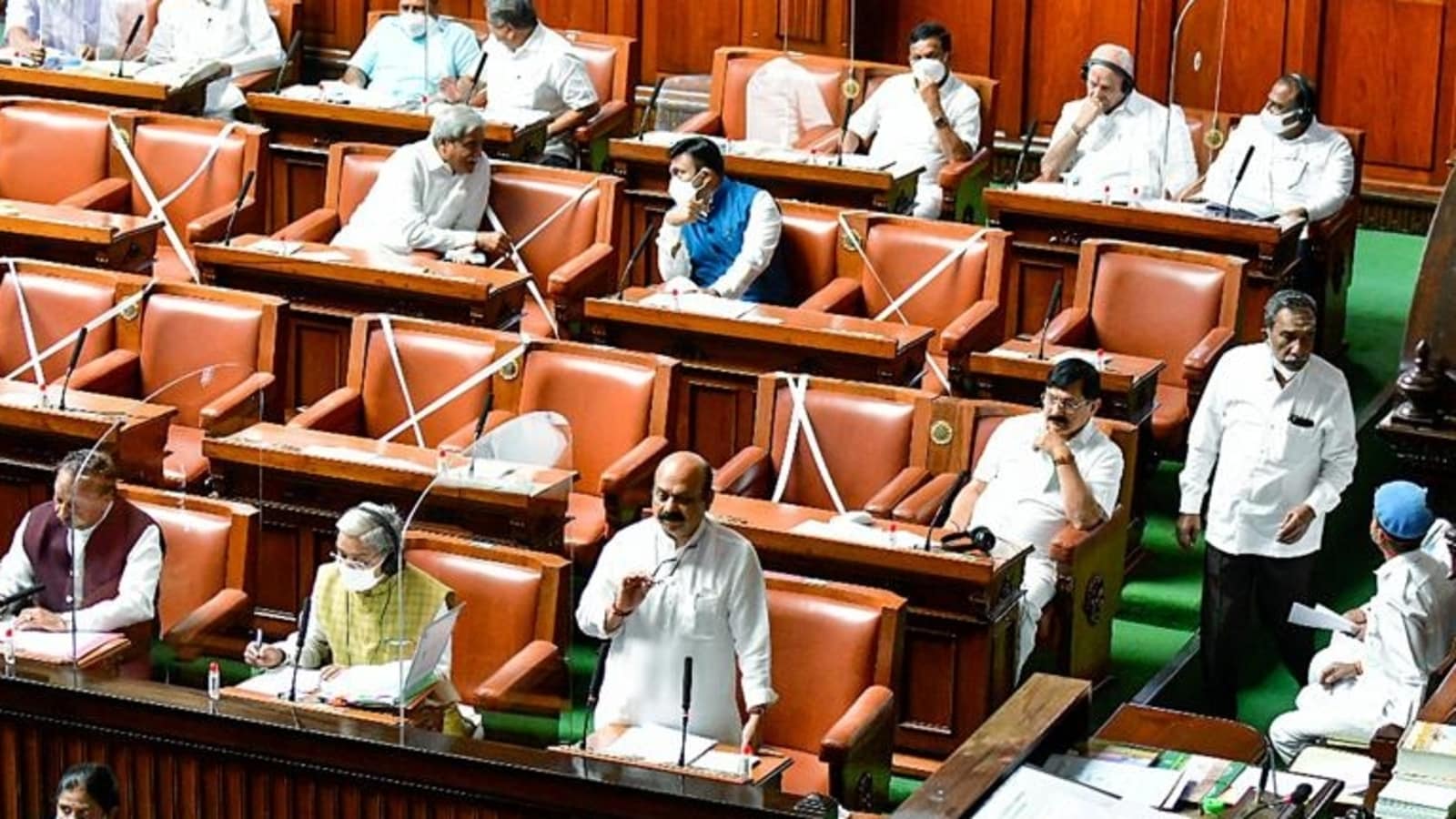 கர்நாடகாவில் கட்டாய மதமாற்ற தடை அவசர சட்டத்திற்கு கவர்னர் ஒப்புதல்..!