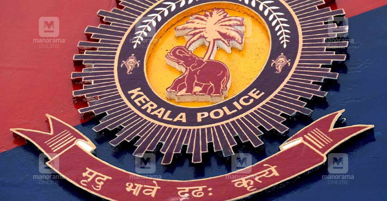 ஆபாச படங்களை நீக்குவதில் தாமதம் – ஃபேஸ்புக் மீது கேரள காவல் துறை கிரிமினல் வழக்குப் பதிவு